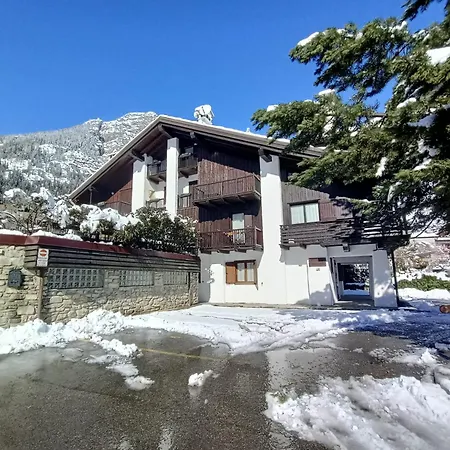 La Maison Des Guides - Trilocale A 500 Mt Dalle Piste Di Dolonne Διαμέρισμα *